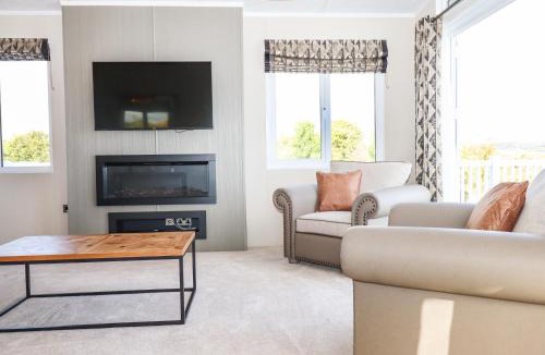 Teigngrace House | Cherry Lodge