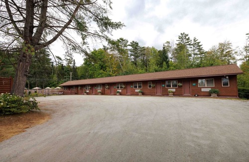Bethlehem Cabin | Cherry Lodge King Room