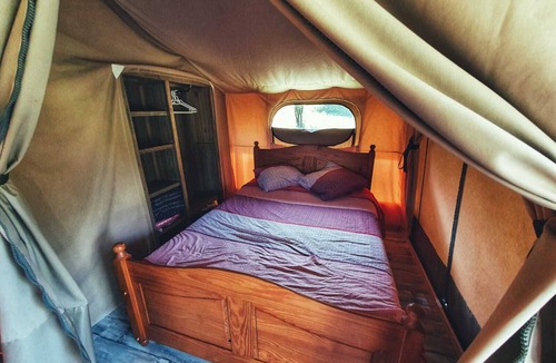 Engravies Cabin | Cherry Lodge tent for 4 people