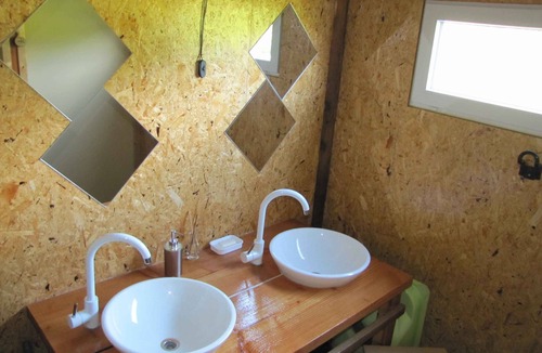 Engravies Cabin | Cherry Lodge tent for 4 people
