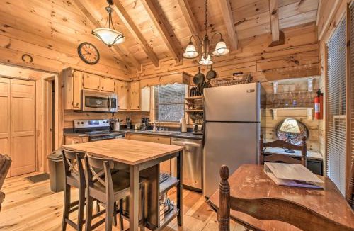 Cherry Log House | Cherry Log Cabin: 10 Min to Ellijay/Blue Ridge!