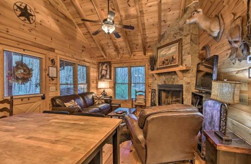 Cherry Log House | Cherry Log Cabin: 10 Min to Ellijay/Blue Ridge!