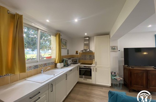 Ceret House | Cherry pickers
