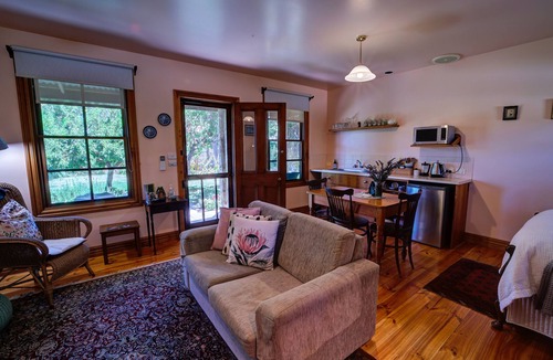 Port Fairy Cottage | Cherry Plum Cottages