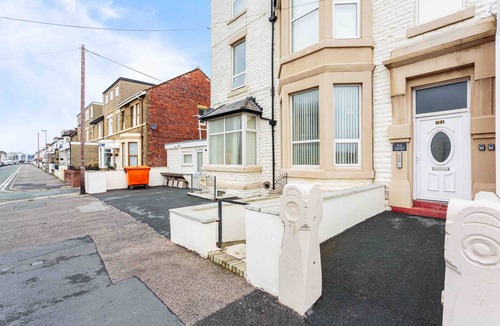 South Shore Apartment | Cherry Property - Mango Suite