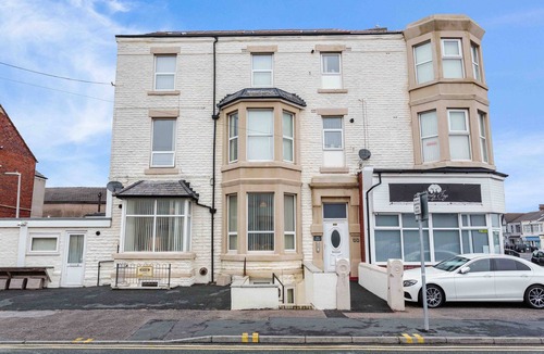 South Shore Apartment | Cherry Property - Mango Suite