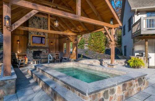New Plymouth House | Cherry Ridge Retreat Luxury Cabins