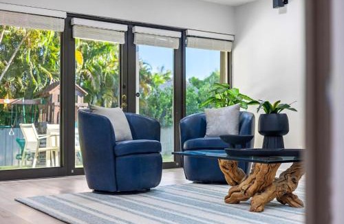 Davie House | Cherry RoyaleGrand Villa