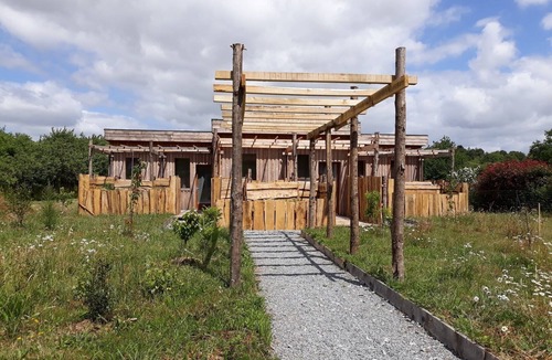 Saint-Dolay Apartment | Cherry Sutdio