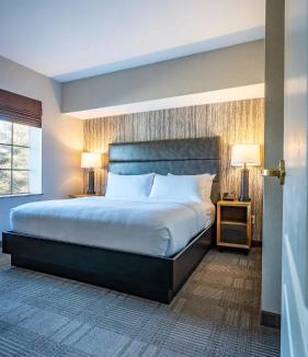 Newark Hotel | Cherry Valley Hotel