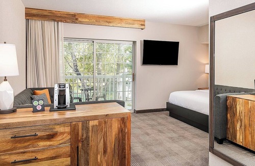 Newark Hotel | Cherry Valley Hotel