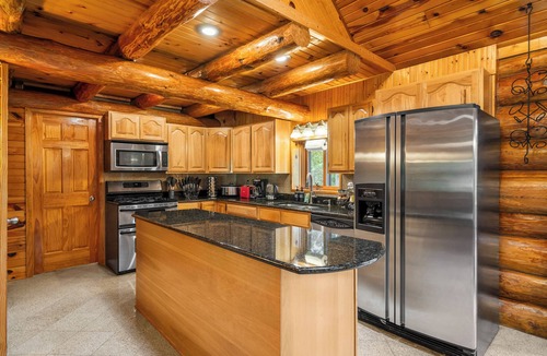 Cherry Valley Cabin | CherryValley Cabin+Hot Tub+Sauna+Scenic Riverfront