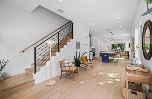 Cherrywood House | Cherrywood Home Near UT - ATX - Private Backyard