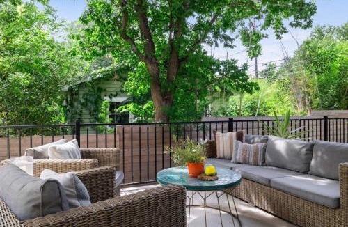 Cherrywood House | Cherrywood Home Near UT - ATX - Private Backyard