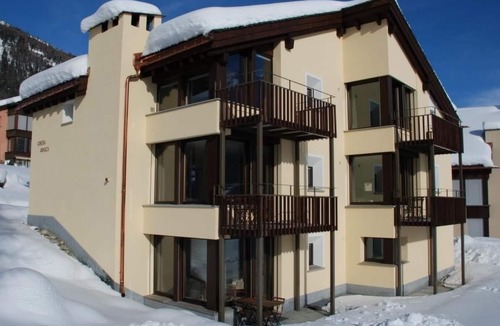 La Punt-Chamues-ch Apartment | Chesa Arnica A5 by Interhome