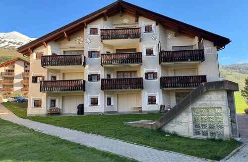 Zuoz Apartment | Chesa Blais, south facing
