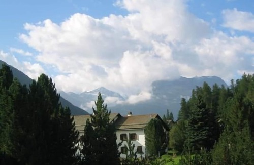 Bever Apartment | Chesa Burdun public transport included
