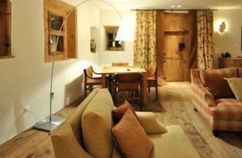 La Punt-Chamues-ch House | Chesa Chamuera
