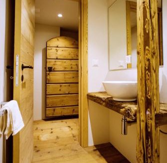 La Punt-Chamues-ch Ski Chalet | Chesa Chamuera