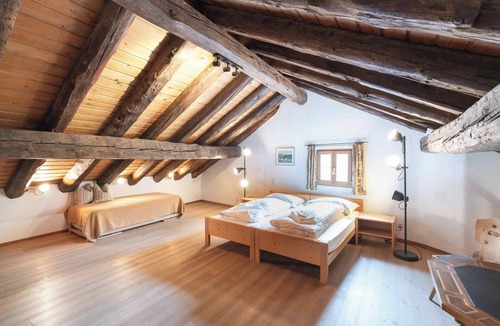 Bever House | Chesa Michel