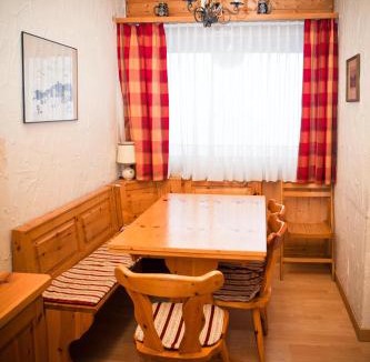 Celerina-Schlarigna Apartment | Chesa Panorama