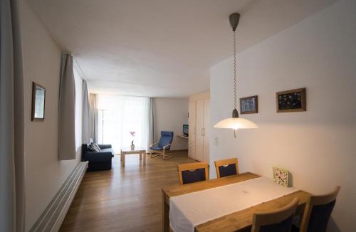 Pontresina House | Chesa Quadrella Zimmer mit Kochecke inklusive Bergbahnen im Sommer-ausser Studio