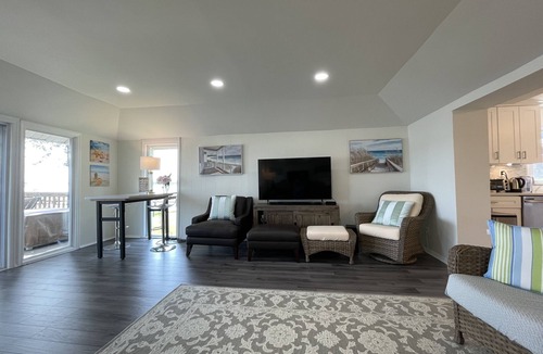 Magnolia House | Chesapeake Bay Waterfront Home with Private Beach, Stunning Views