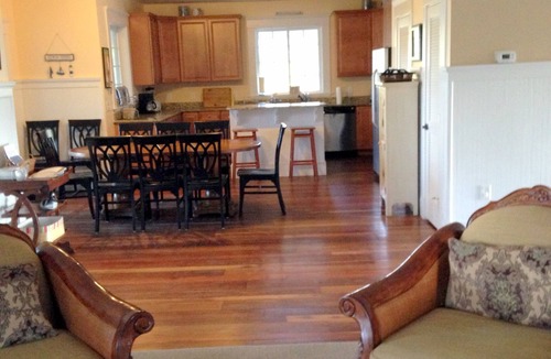 Woolford House | Chesapeake Waterfront- 7bd/5ba, Beach, Pool, Dock Pet permitted
