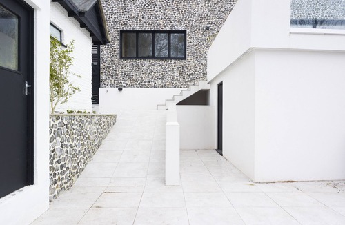 Rickmansworth House | Chess Valley modern home stay