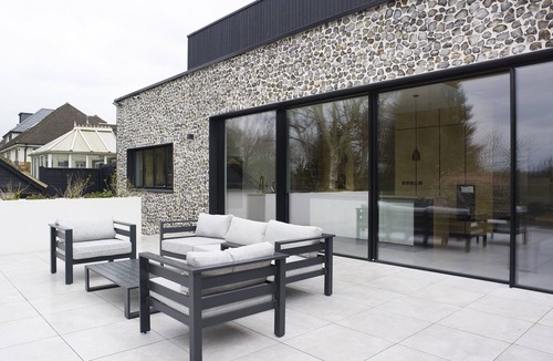 Rickmansworth House | Chess Valley modern home stay