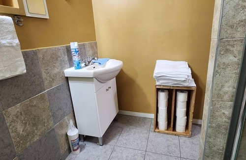 Winnipeg Apartment | Chesskings Guest House - Unit 2