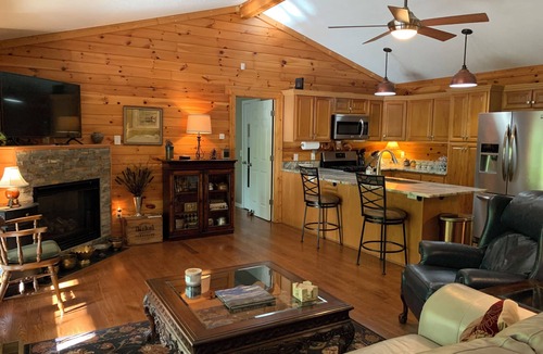 Dahlonega House | Chestatee River Cabin