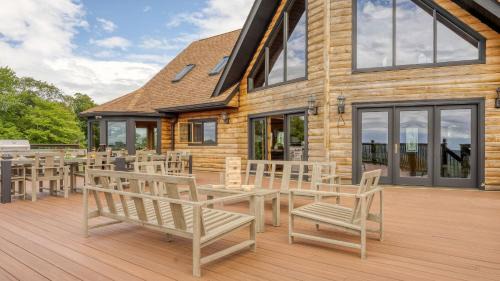 Hillsdale House | Chester by AvantStay