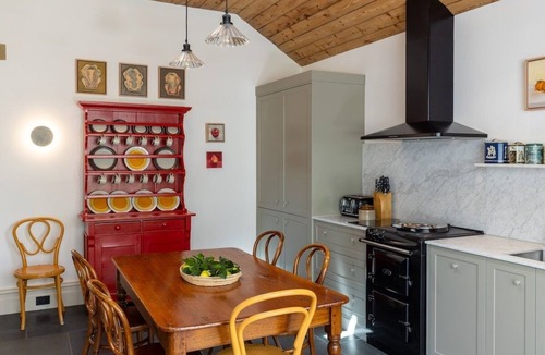 Castlemaine House | CHESTER COTTAGE, CASTLEMAINE