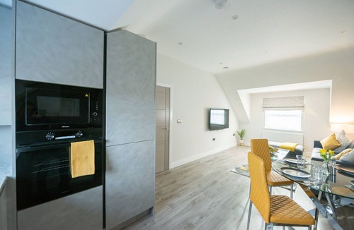 Reading Apartment | Chester House