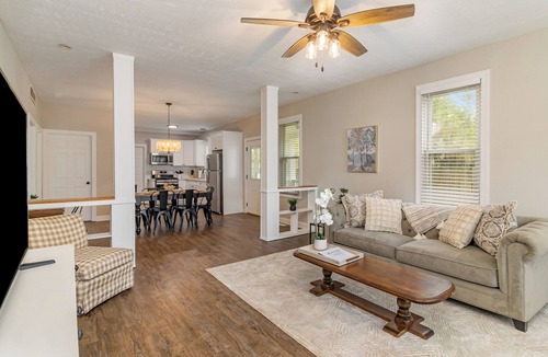 Chesterton Apartment | Chesterton Charmer: 2 Units in 1