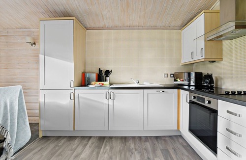 Newton Saint Cyres House | Chestnut, 6 Fingle Glen Lodges - pet friendly/hot tub