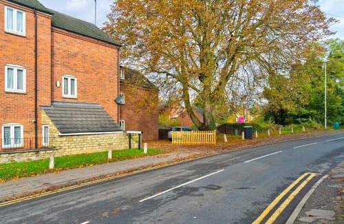 Raunds Apartment | Chestnut Contractor Stays