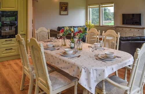 Hopton Cottage | Chestnut Cottage - UK48294