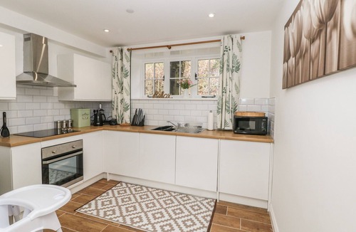 Hoylandswaine Cottage | Chestnut Cottage