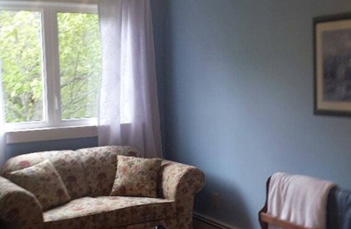 Anne's Land Bed & Breakfast | Chestnut Lane Bed & Breakfast - The Blue Room