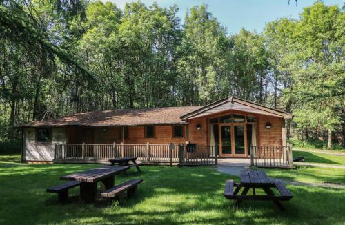 Rosliston House | Chestnut Lodge