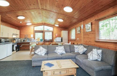 Rosliston House | Chestnut Lodge