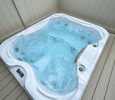 Malton Cabin | Chestnut Lodge With Hot Tub