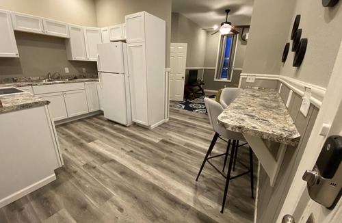 Osceola Apartment | Chestnut on the square, unit B