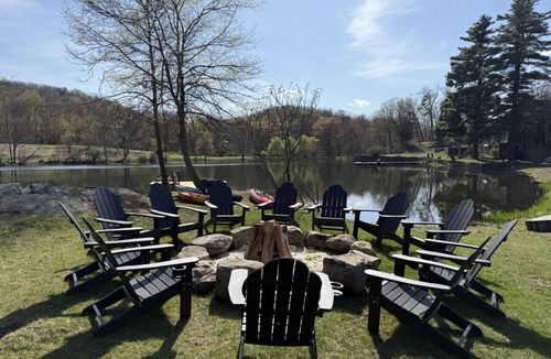 Fishkill House | Chestnut on Willow Lake