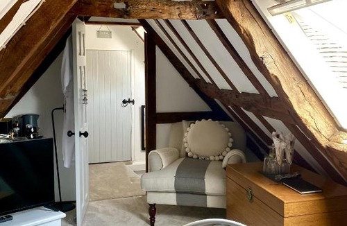 Ardingly House | Chestnut Tree Cottage, 7 High Street