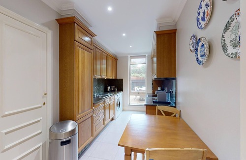 Queen's Gate Apartment | Cheval Thorney Court at Hyde Park