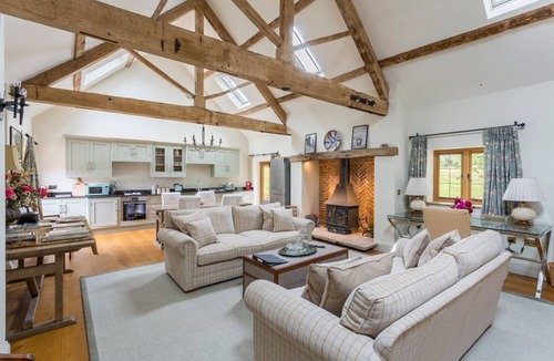 Upton Cressett Villa | Chevaliers Moat House