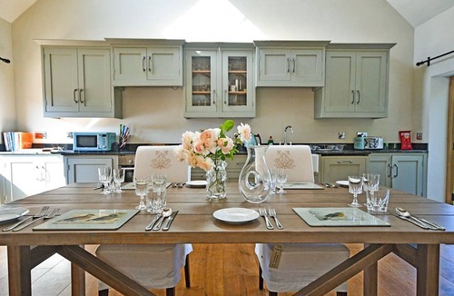 Upton Cressett Villa | Chevaliers Moat House